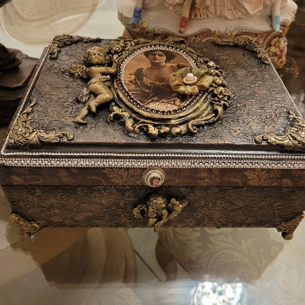 Custom Made Jewelry Box - Picture 6 of 9